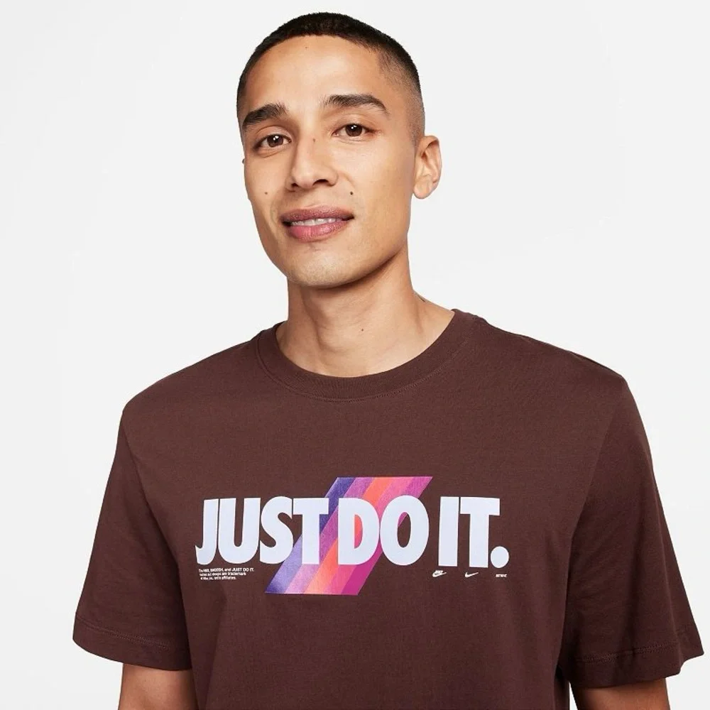 Nike Sportswear Color Stripes "Just Do It" Graphic Tee - Picture 3 of 4